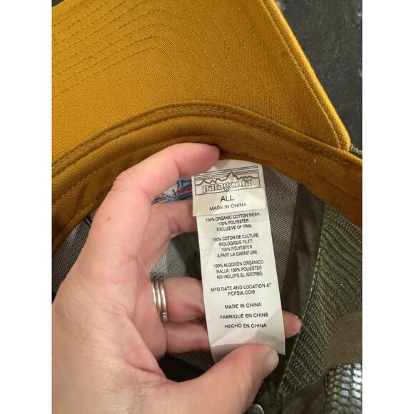 NEW Patagonia P-6 Logo LoPro Trucker Hat Hiking Unisex Talen Gold - Picture 6 of 6